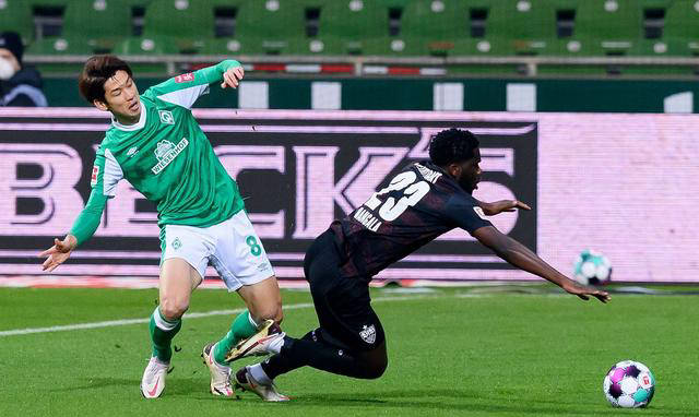 爱游戏app下载-不莱梅主场险胜，做客继续追赶领先的简单介绍