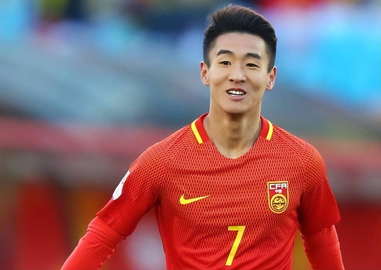 爱游戏体育直播-包含祖雄艾利奥带头攻破对手防线，率队获胜的词条