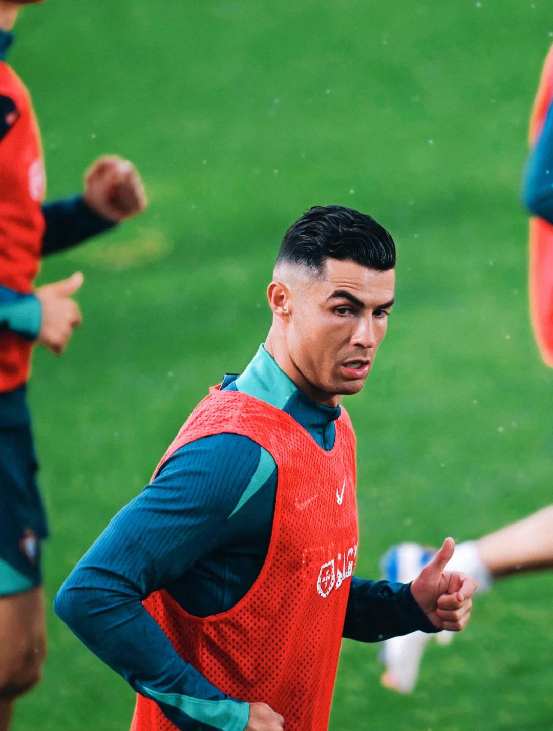 爱游戏体育下载-葡萄牙击败智利，斩获关键胜利