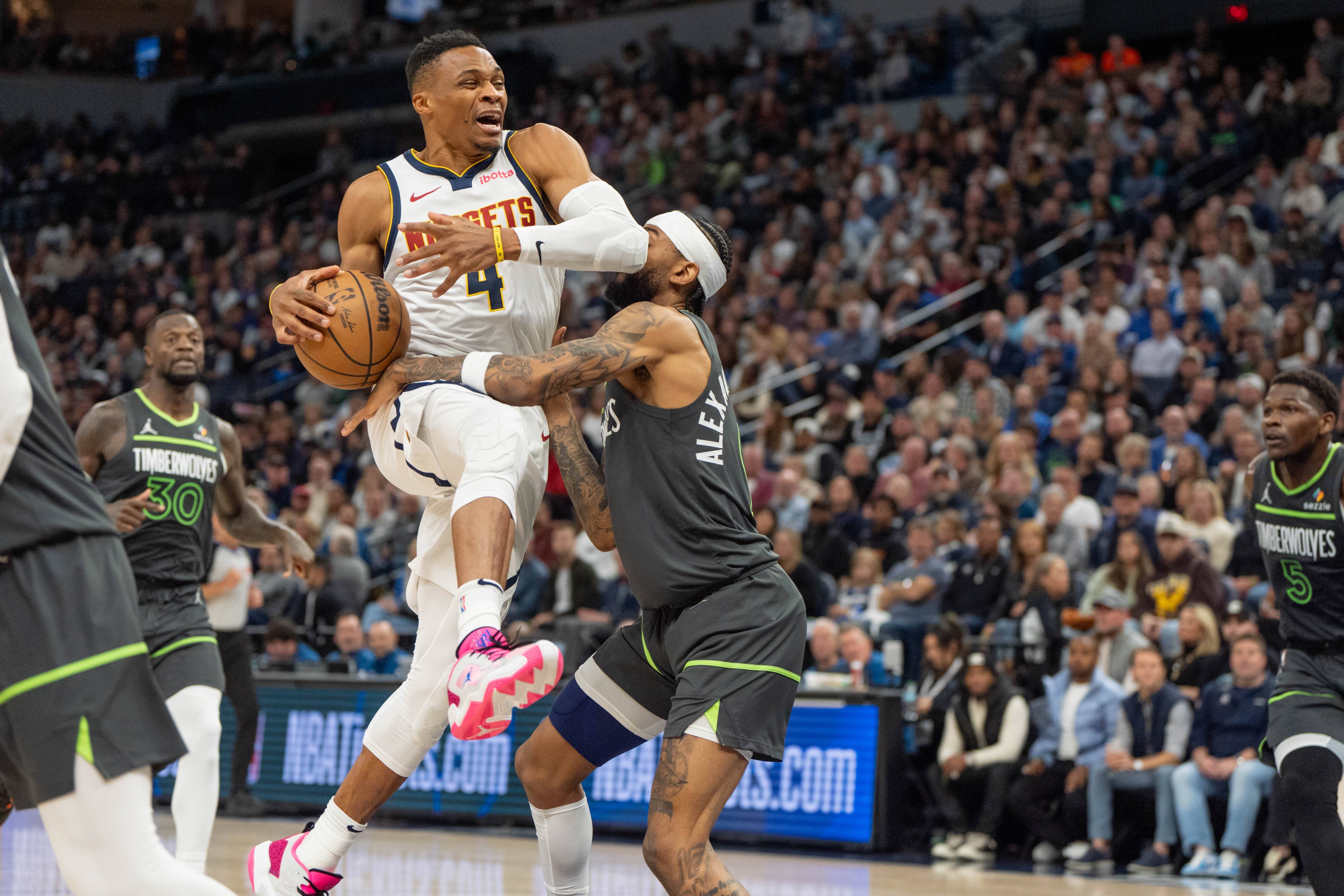 包含掘金不敌独行侠:主场劣势显现的词条 包含掘金不敌独行侠:主场劣势显现的词条