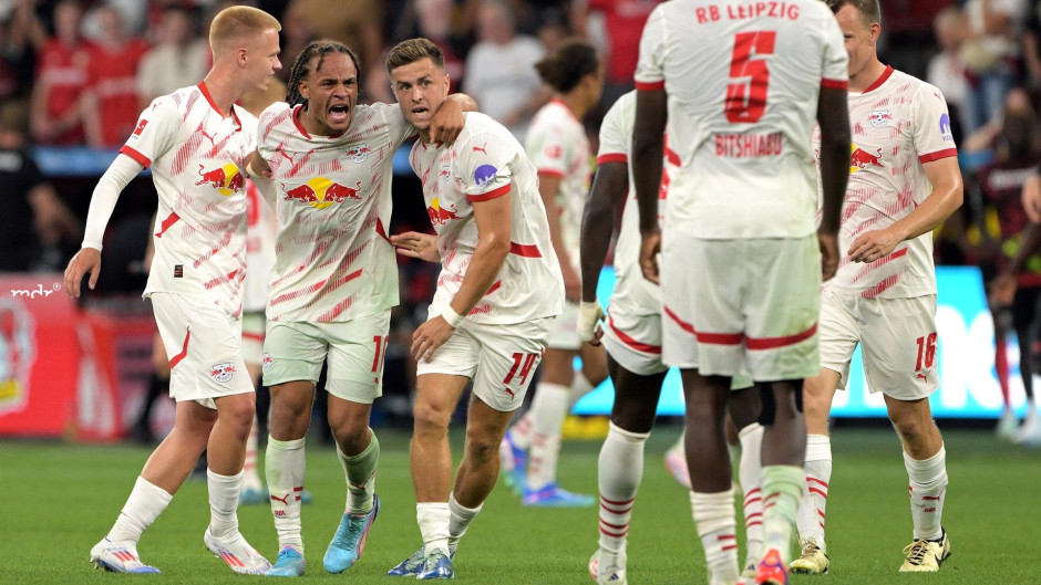 关于RB莱比锡主场大胜,球迷齐声欢呼的信息 关于RB莱比锡主场大胜,球迷齐声欢呼的信息