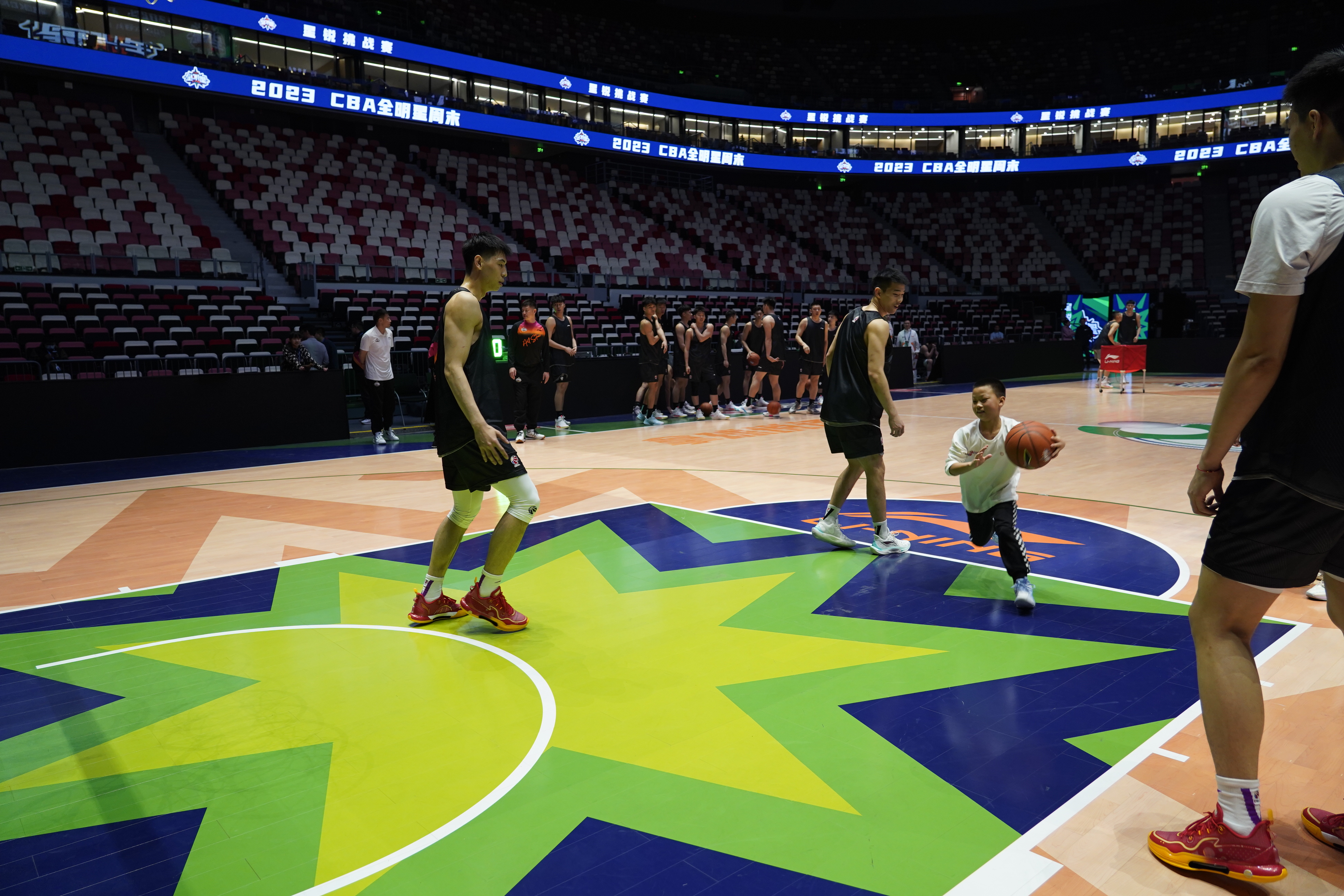 关于欧洲球员与球队合作举办篮球公益活动的信息 关于欧洲球员与球队合作举办篮球公益活动的信息