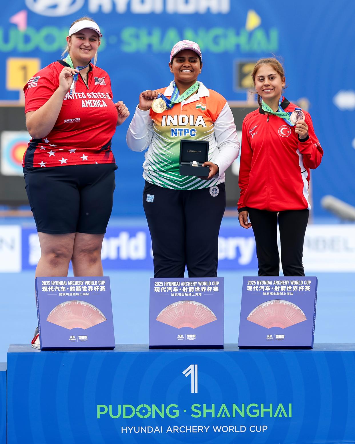 英国选手在射箭比赛上取得好成绩 英国选手在射箭比赛上取得好成绩