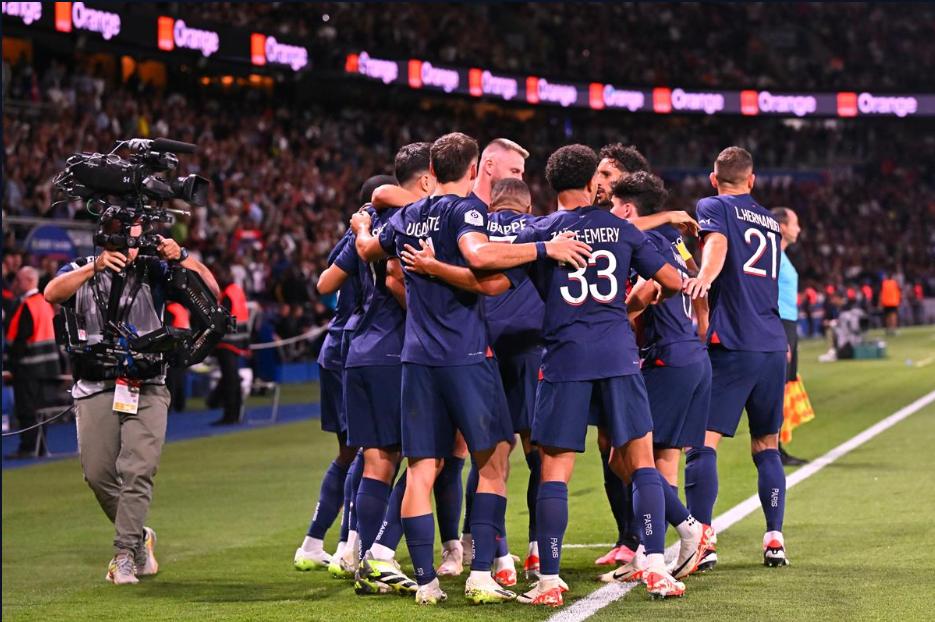 爱游戏官网网页版入口-关于巴黎圣日耳曼稳住领先优势，连胜晋级的信息