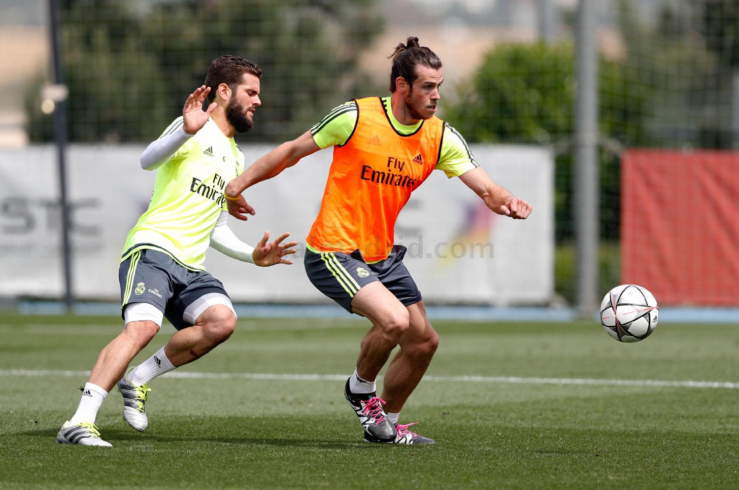 包含萨拉戈萨对阵马德里竞技，双方实力对比的词条