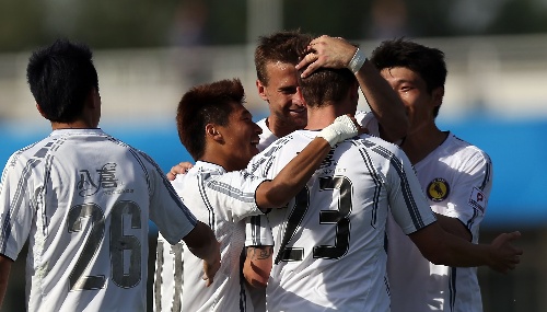 爱游戏登录入口-瑞恩终结连败，迈向保级之路一步