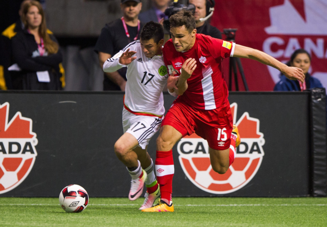 爱游戏体育下载-赛场烽烟四起，胜负难分