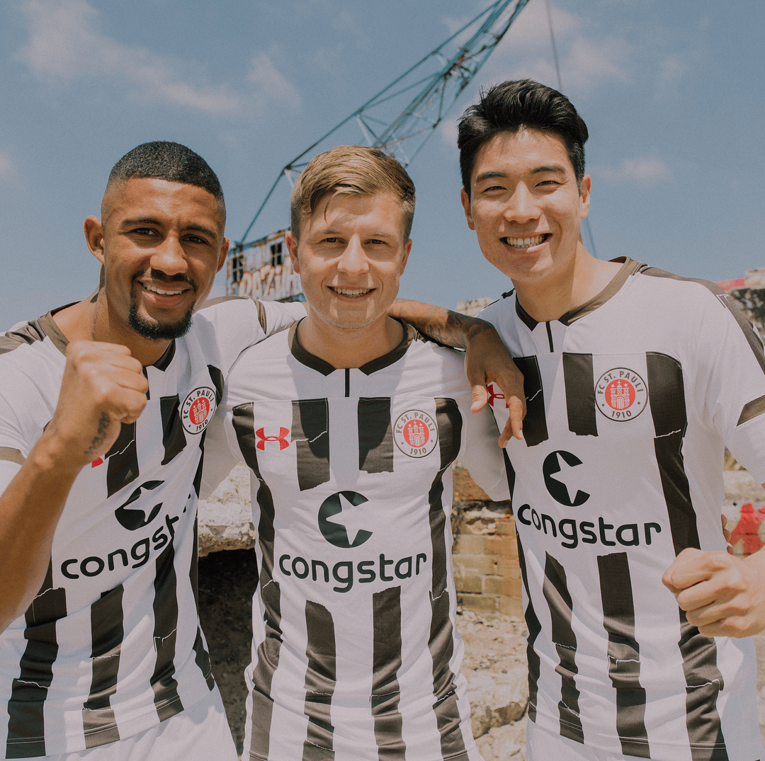 关于那不勒斯主场大胜帕尔马，保持不败的信息