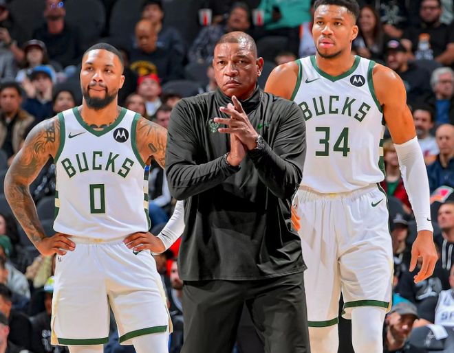 爱游戏网页版-雄鹿队大胜对手，士气高涨朝着冠军前进的简单介绍